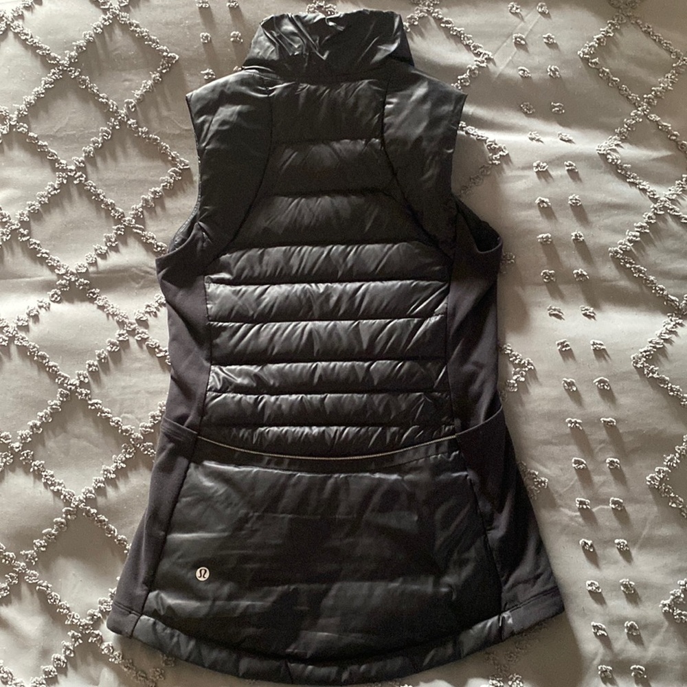 Black Lululemon down vest size 4 (XS)